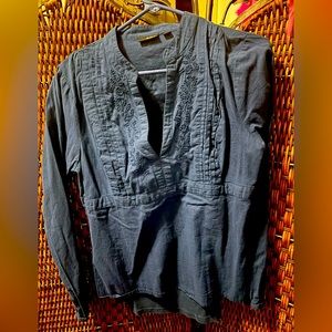 Pretty dark blue pullover blouse. size small